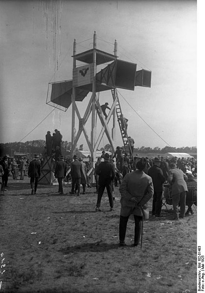 In 1925 the first outdoor loudspeakers in Tempelhof airport